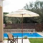 Belle Helens Villa, Lakithra * ארגוסטולי