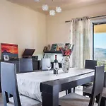 Belle Helens Villa, Lakithra וילה