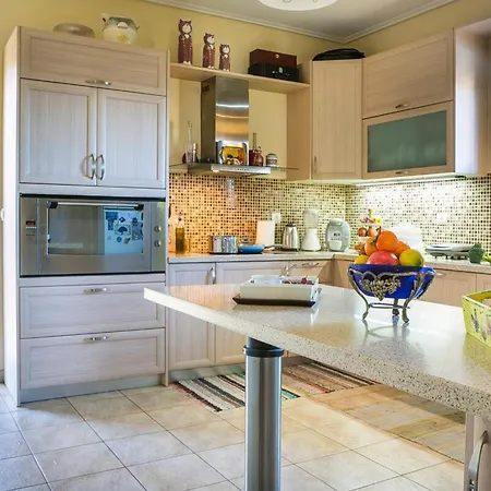 Belle Helens Villa, Lakithra Argostóli